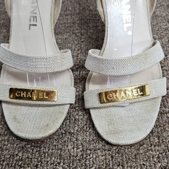 Chanel Beige Fabric Slingback Heels Gold Tone Metal Plate Sz 36 Womens - Picture 3 of 10
